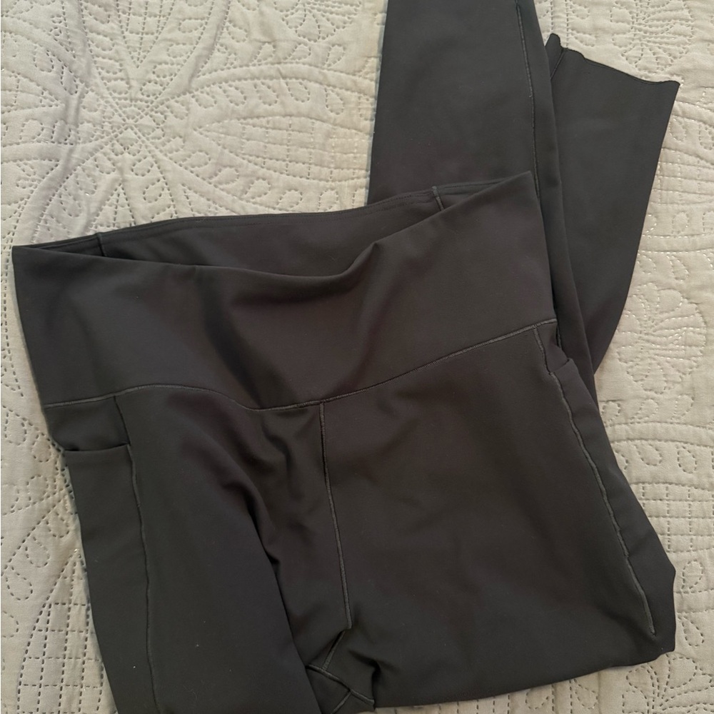 High-Waisted Leggings in dark olive green